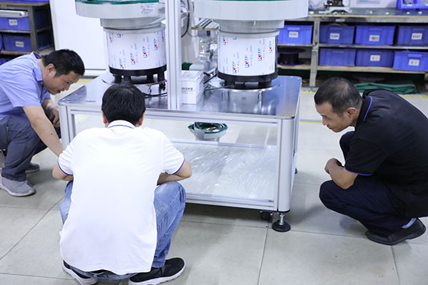 深圳熱熔膠自動(dòng)視覺(jué)點(diǎn)膠機(jī)廠家
