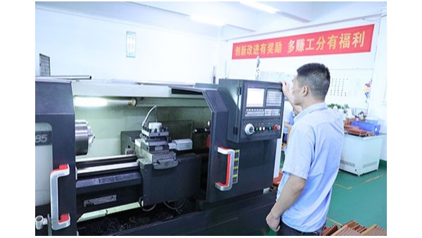 全自動點(diǎn)膠機(jī)公司